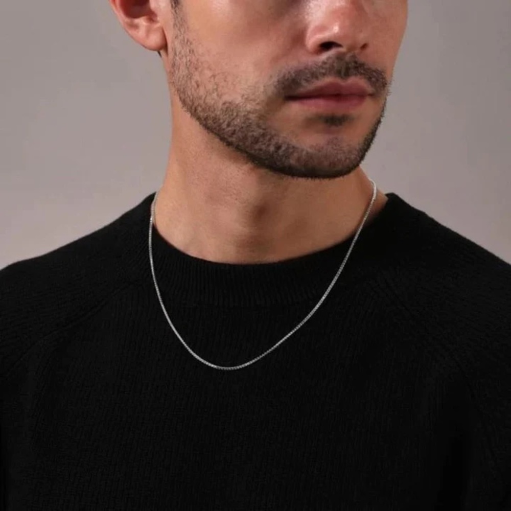 Luvasti “Tini” chain. Handcrafted with high-grade Zinc & Alloy